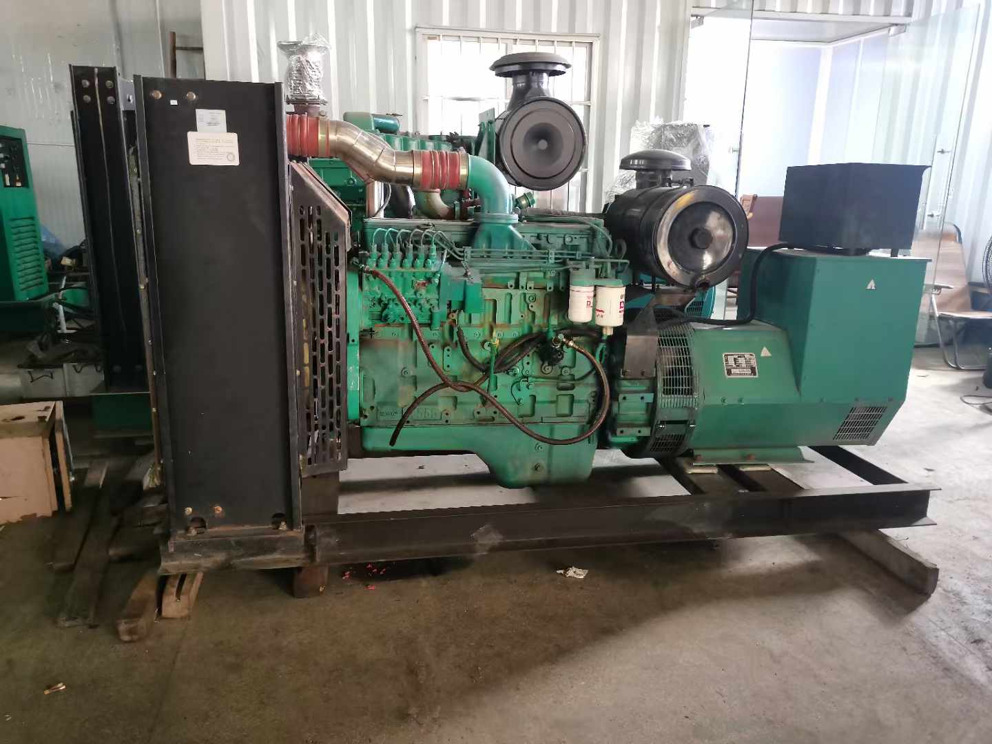 巴青发电机租赁如何确定电缆的承载电流是否在安全范围内？