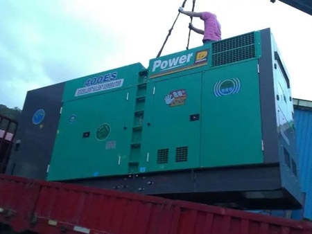 巴青柴油发电机组转速不稳定时，如何对发动机进行维护？