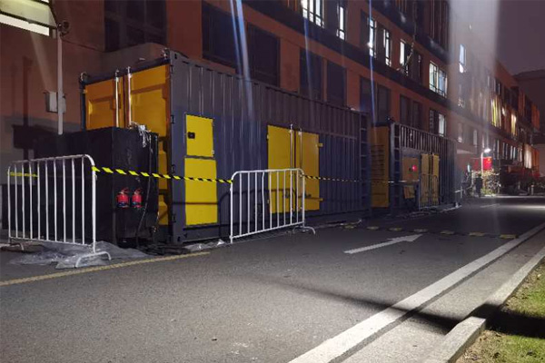 巴青柴油发电机组的输出电压是如何调节的？