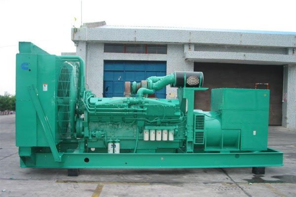 巴青工厂发电机应急发电时如何更准确地检查发电机状态？